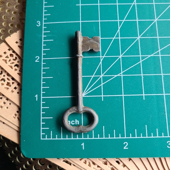Unique Vintage Antique Key in Gray - Picture 3 of 4